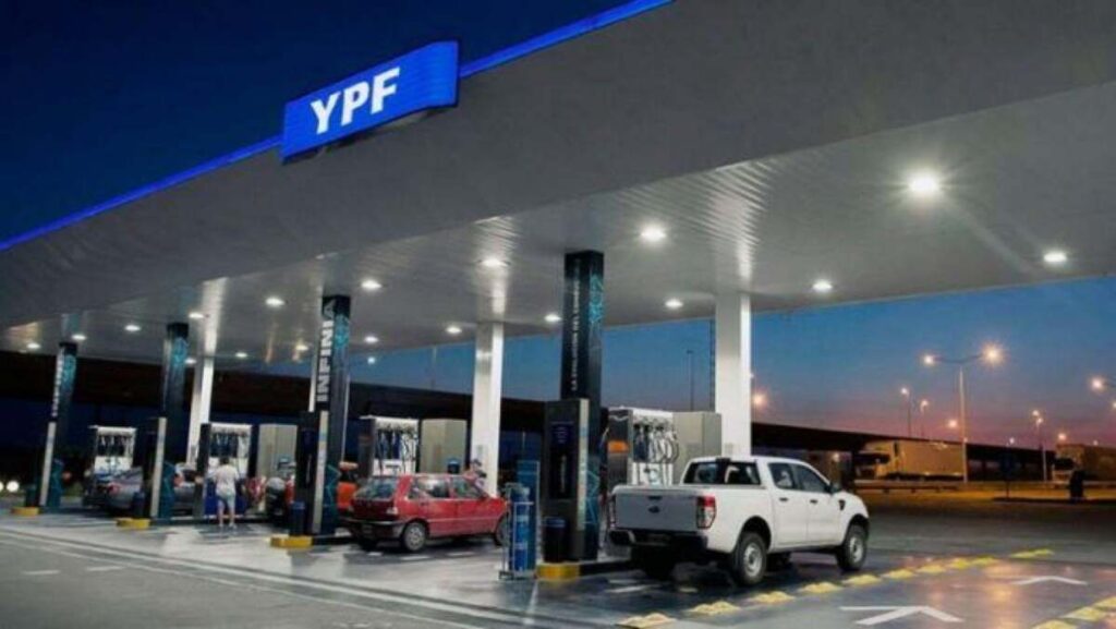 YPF subió un 4% los precios de todos sus combustibles - Revista Salvador