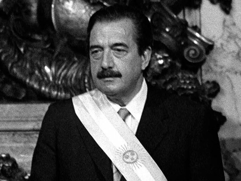 Télam Buenos Aires, 26/10/07
Raúl Alfonsín asumía el 10 de diciembre de 1983, luego de su triunfo en las elecciones del 30 de octubre con el 51,7 por ciento de los sufragios.
Foto: Archivo Télam/jcp
