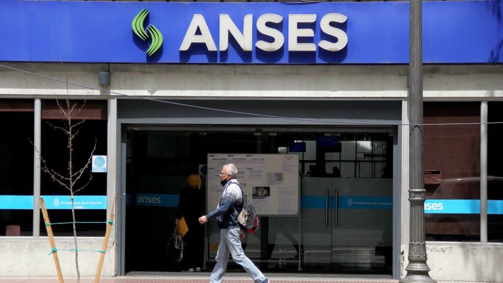 El Gobierno desactivó un negocio millonario con contratos en ANSES - Revista Salvador