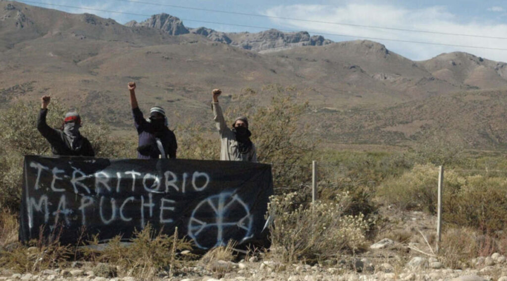 Argentina recupera tierras usurpadas por mapuches en el sur - Revista Salvador