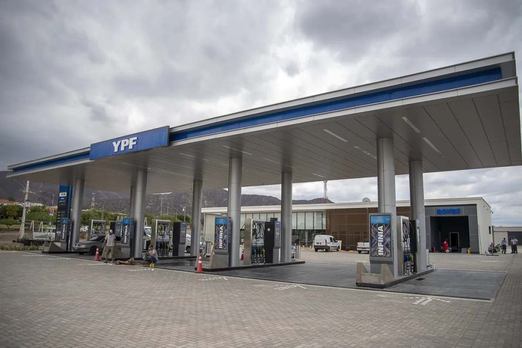 YPF aumentará el precio de sus combustibles la semana que viene - Revista Salvador