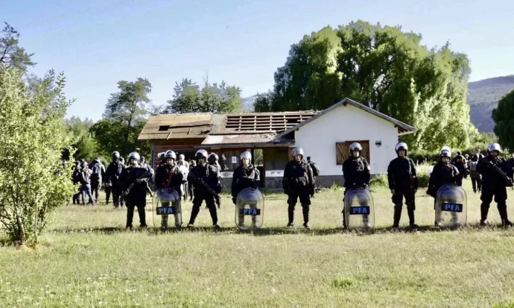 El Estado recuperó las tierras usurpadas por mapuches en Chubut - Revista Salvador