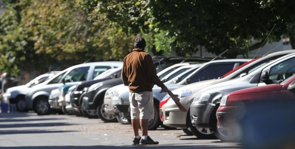 Las calles de Salta a merced de bandas de “trapitos” armados - Revista Salvador