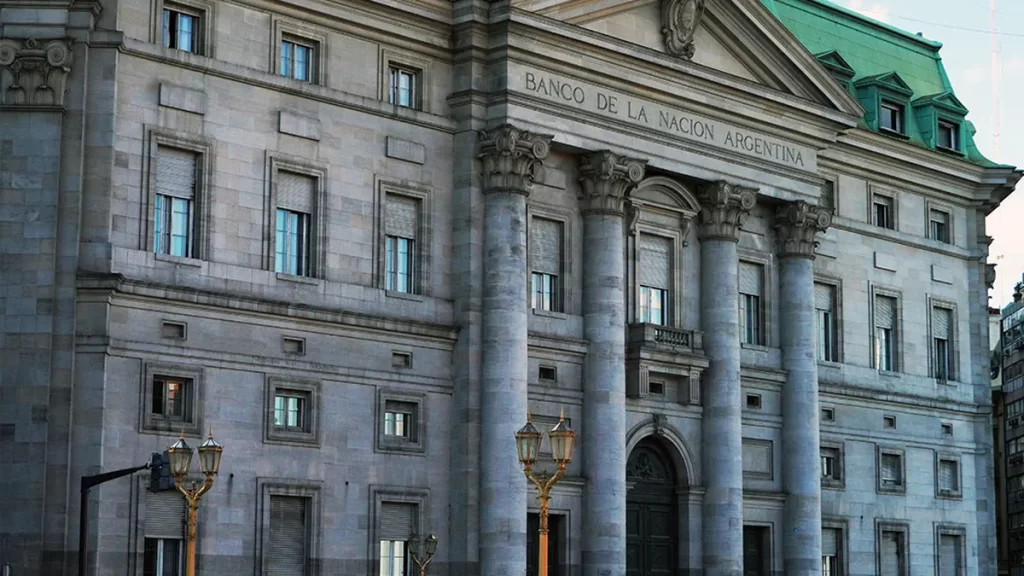 El Banco Nación seguirá siendo estatal, pero ahora podrá operar en la Bolsa - Revista Salvador