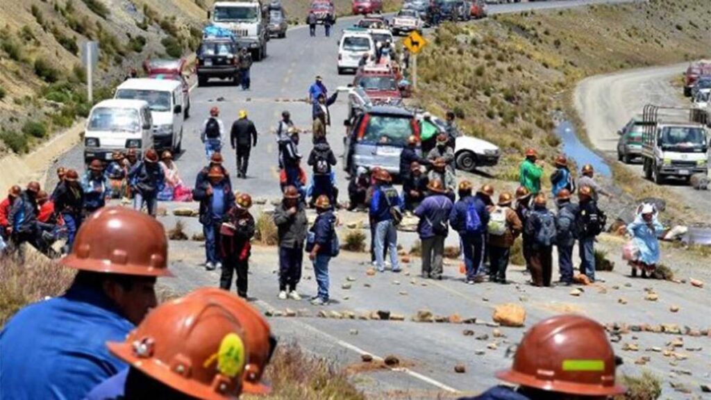 Un enfrentamiento armado entre mineros en Bolivia dejó al menos cinco muertos - Revista Salvador