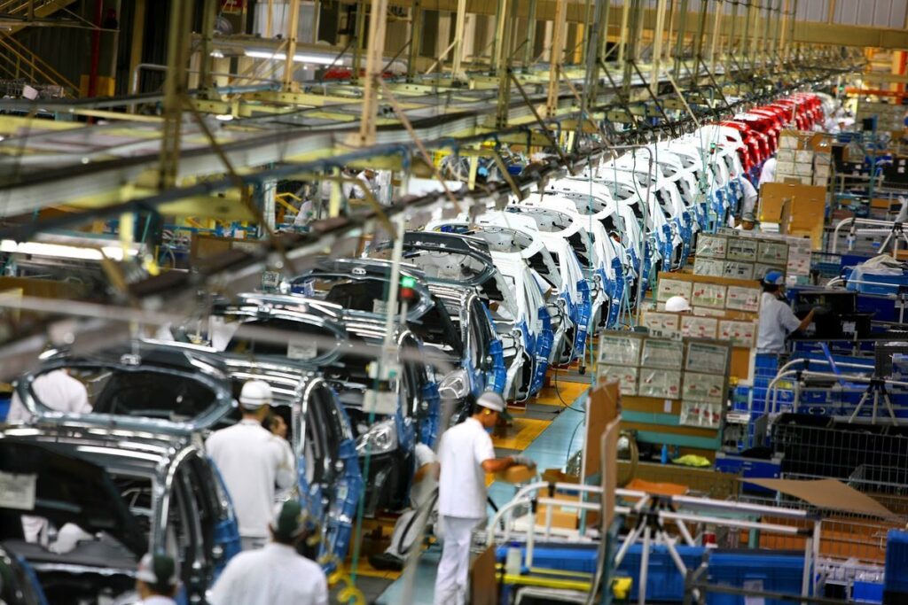 Creció un 5,8% la producción automotriz en abril - Revista Salvador