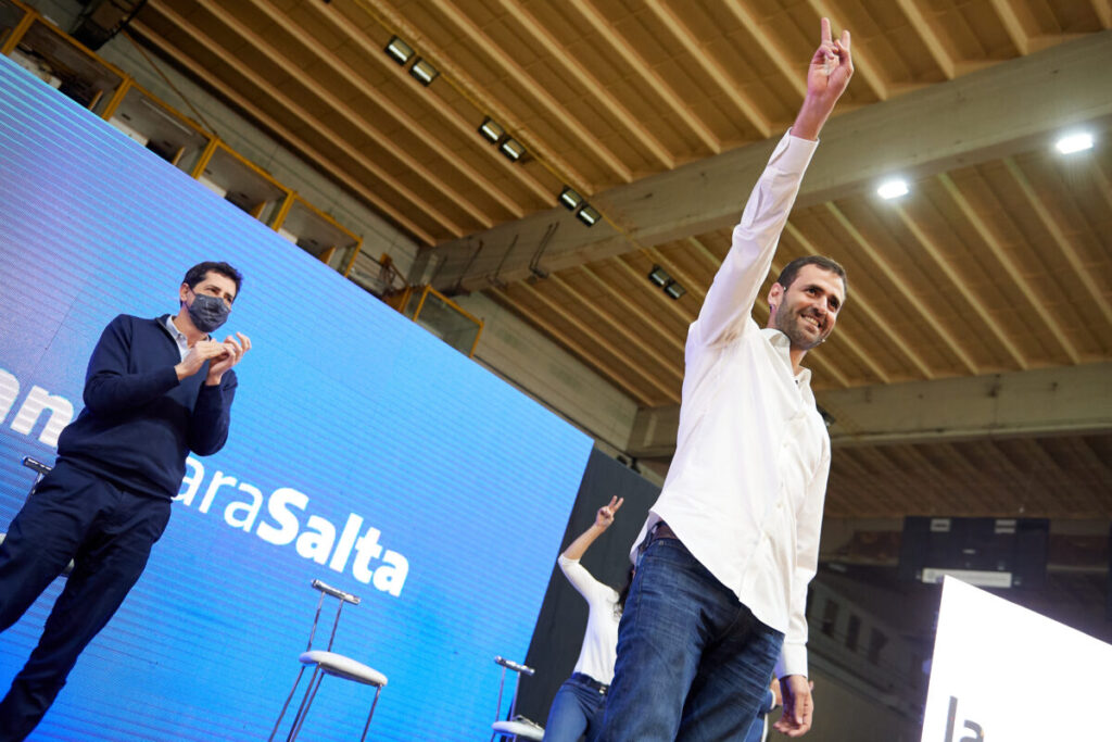 Acusan a Emiliano Estada de usar empleados públicos para fines particulares - Revista Salvador