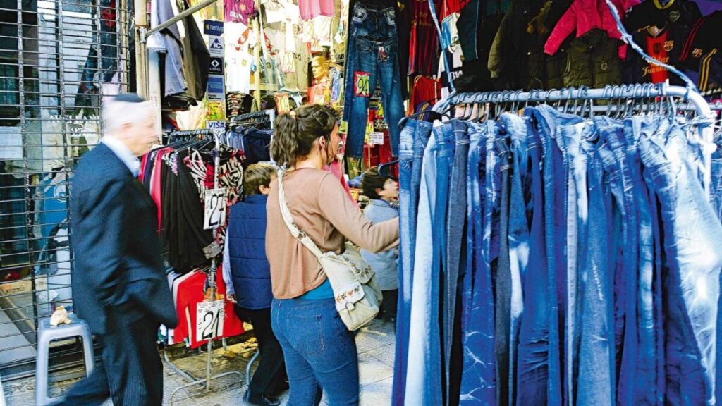 El consumo creció un 12% anual en junio - Revista Salvador