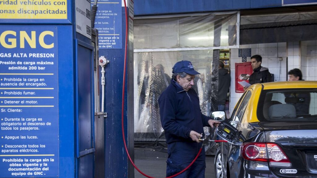 Se comienza a normalizar el suministro de gas en estaciones de GNC e industrias - Revista Salvador