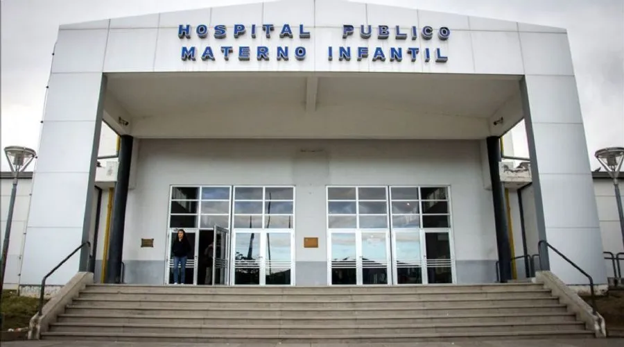 El gobernador de Salta confirmó que se seguirá cobrando por la salud a los extranjeros - Revista Salvador