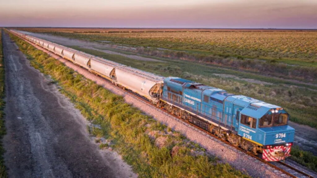 Las principales cerealeras de la Argentina quieren comprar el tren Belgrano Cargas 1 - Revista Salvador Las principales cerealeras de la Argentina quieren comprar el tren Belgrano Cargas - Revista Salvador