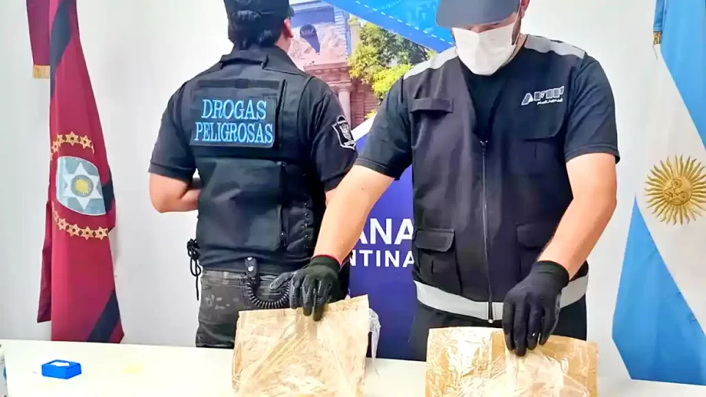 Un nuevo escándalo de corrupción sacude a la policía de la provincia de Salta - Revista Salvador