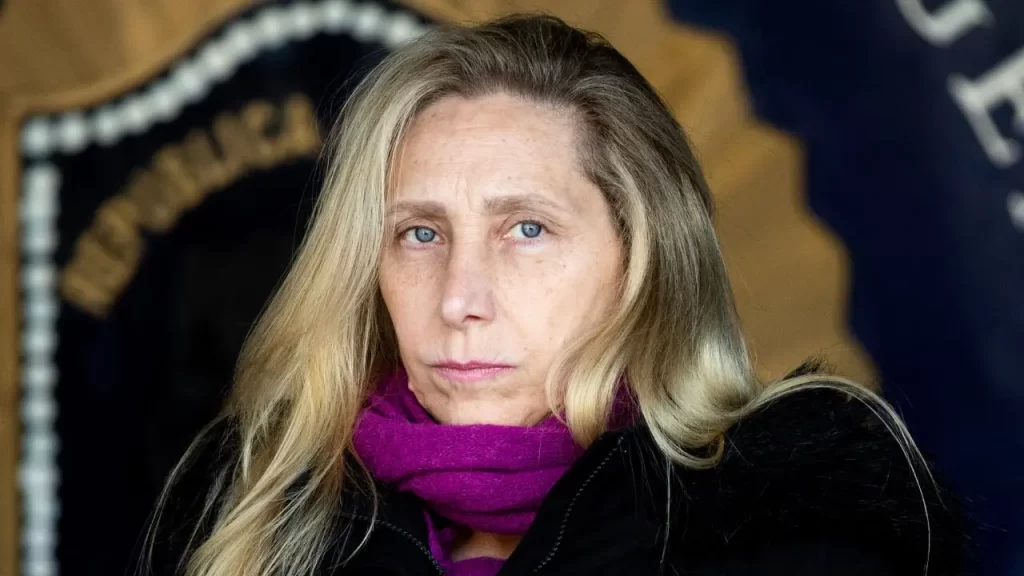 Denuncian que hubo espionaje ilegal a Karina Milei - Revista Salvador