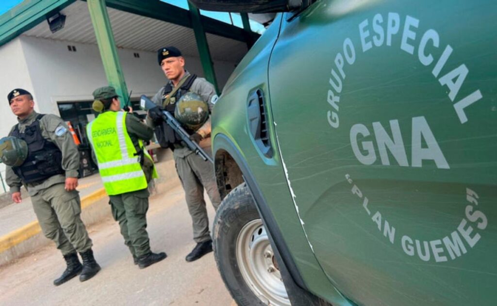 Narcodrones y sicarios son usados en la guerra contras las drogas en Aguas Blancas - Revista Salvador