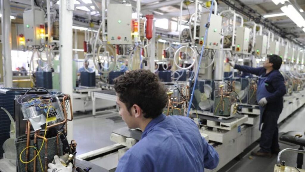 La economía argentina en el 2025 finalizaría con un crecimiento del 4,5% 1 - Revista Salvador La economía argentina en el 2025 finalizaría con un crecimiento del 4,5% - Revista Salvador