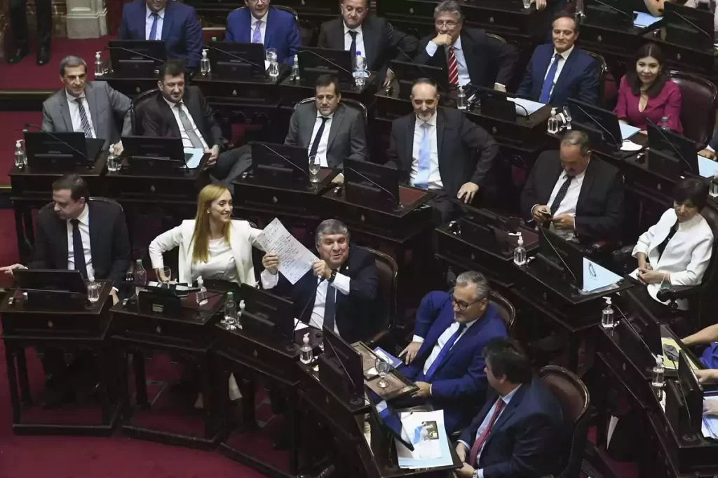 El peronismo en el Senado volvió a cambiar de nombre y se unificó con la bancada más chica desde 1983 - Revista Salvador
