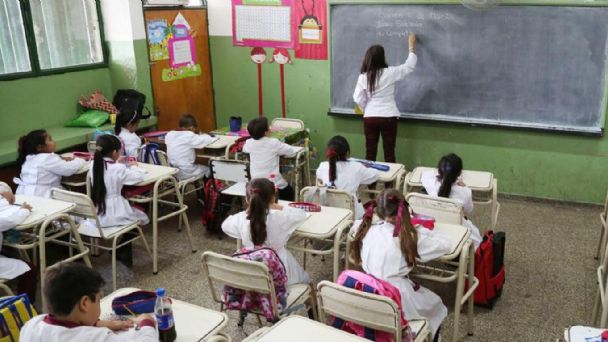Por la baja natalidad las escuelas de Salta tendrán menos alumnos - Revista Salvador