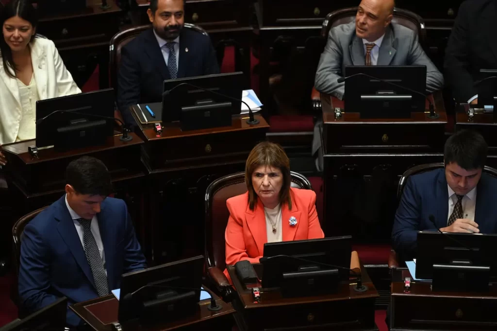 El Gobierno logró aprobar la reforma laboral en el Senado - Revista Salvador