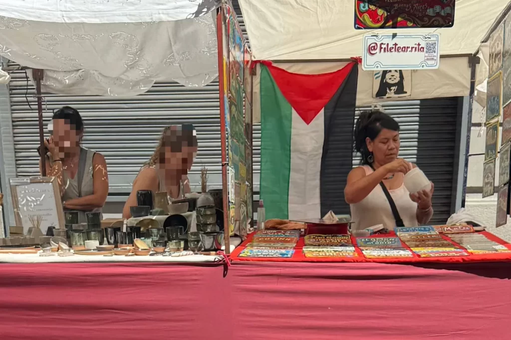 Feroz ataque antisemita a una feriante en Buenos Aires - Revista Salvador