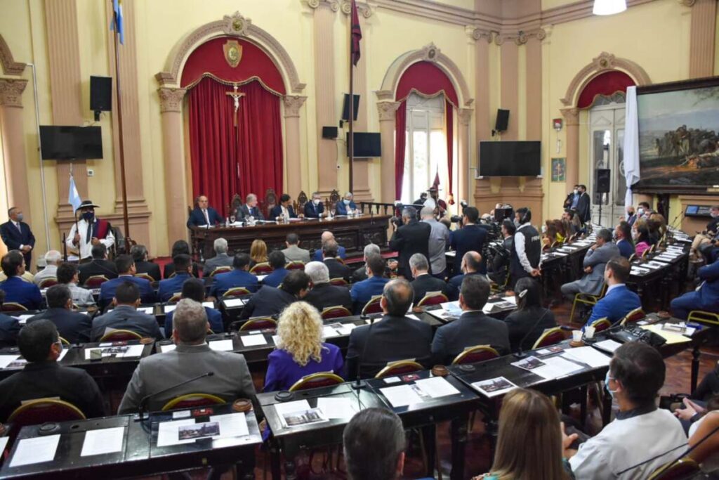 Diputados debaten penas para “trapitos” que no solucionaran nada - Revista Salvador