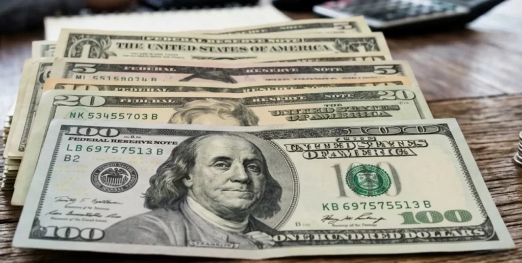 El dólar oficial ya acumula una baja de 5,4% en 2026 - Revista Salvador