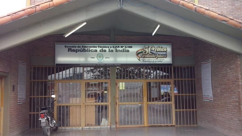 Dos alumnos de la escuela República de la India serían los responsables de las amenazas 8 - Revista Salvador Dos alumnos de la escuela República de la India serían los responsables de las amenazas - Revista Salvador