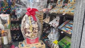 Con los huevos por el piso 1 - Revista Salvador Con los huevos por el piso - Revista Salvador