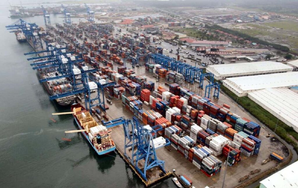 El superávit comercial registró una cifra inédita: llegó a u$s2.711 millones en abril 1 - Revista Salvador El superávit comercial registró una cifra inédita: llegó a u$s2.711 millones en abril - Revista Salvador