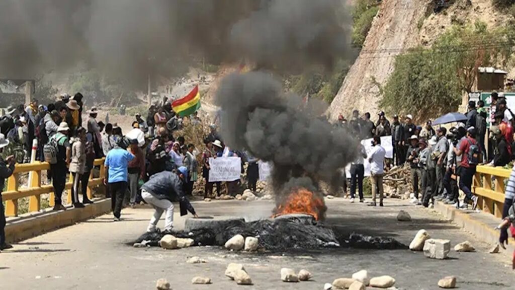 Bolivia: hambre, miedo y muerte deja el bloqueo del terrorismo socialista en la ciudad de la Paz - Revista Salvador