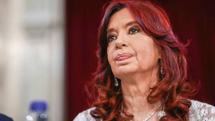 La Procuración le pidió a la Corte que le quite la pensión vitalicia a Cristina - Revista Salvador