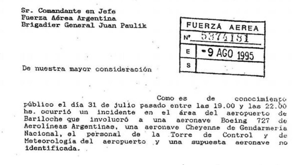 “El caso Bariloche”, el primer documento OVNI desclasificado en Argentina 1 - Revista Salvador “El caso Bariloche”, el primer documento OVNI desclasificado en Argentina - Revista Salvador