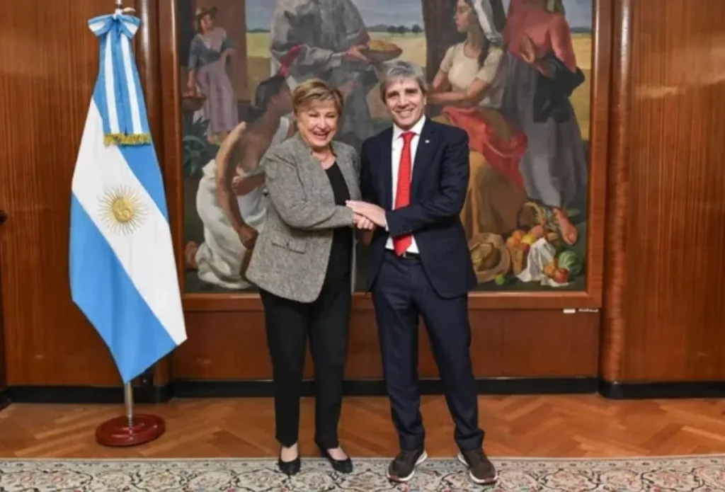 El FMI elogió la política de reservas del Banco Central - Revista Salvador
