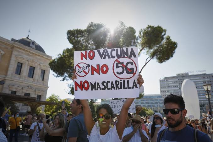 Miles de niños peligran por culpa de los llamados “antivacunas” - Revista Salvador