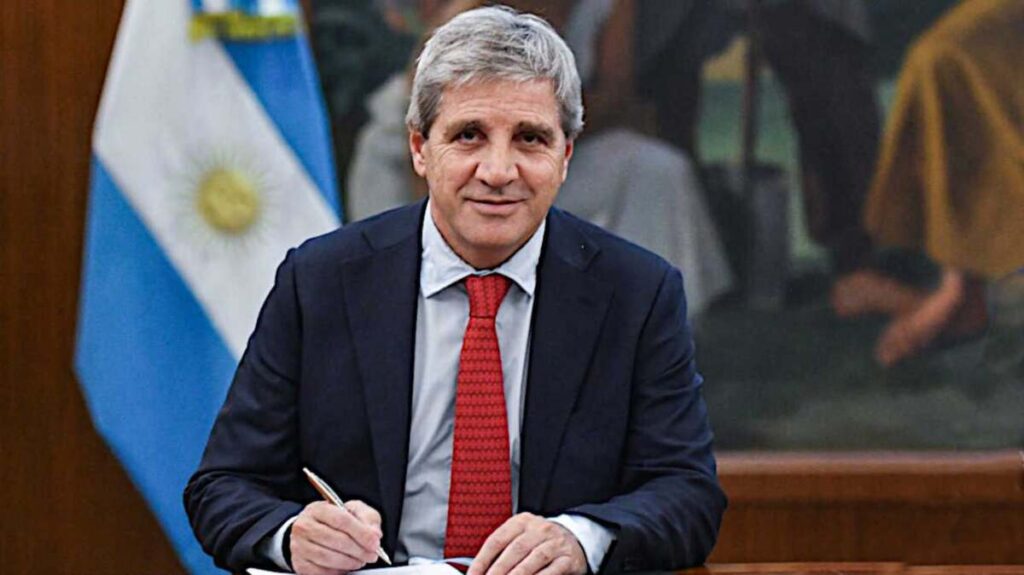 Luis Caputo anunció un plan de $2 billones para reactivar el crédito hipotecario - Revista Salvador