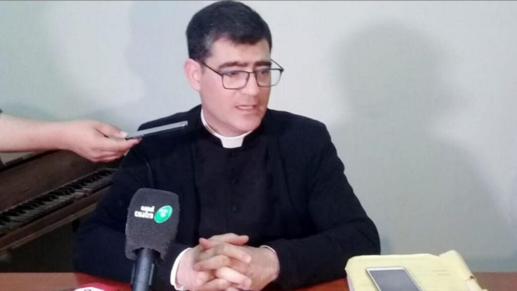 El exorcista de la Catedral dará una charla sobre el demonio - Revista Salvador