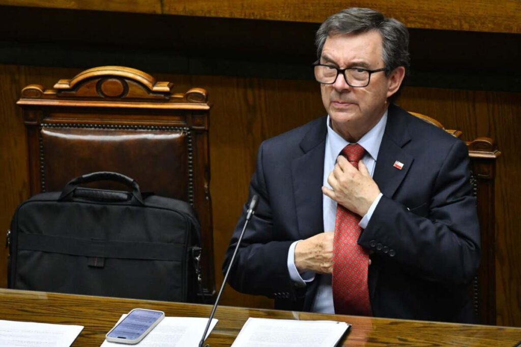 Nueva traición de Chile en el sur argentino 1 - Revista Salvador Nueva traición de Chile en el sur argentino - Revista Salvador