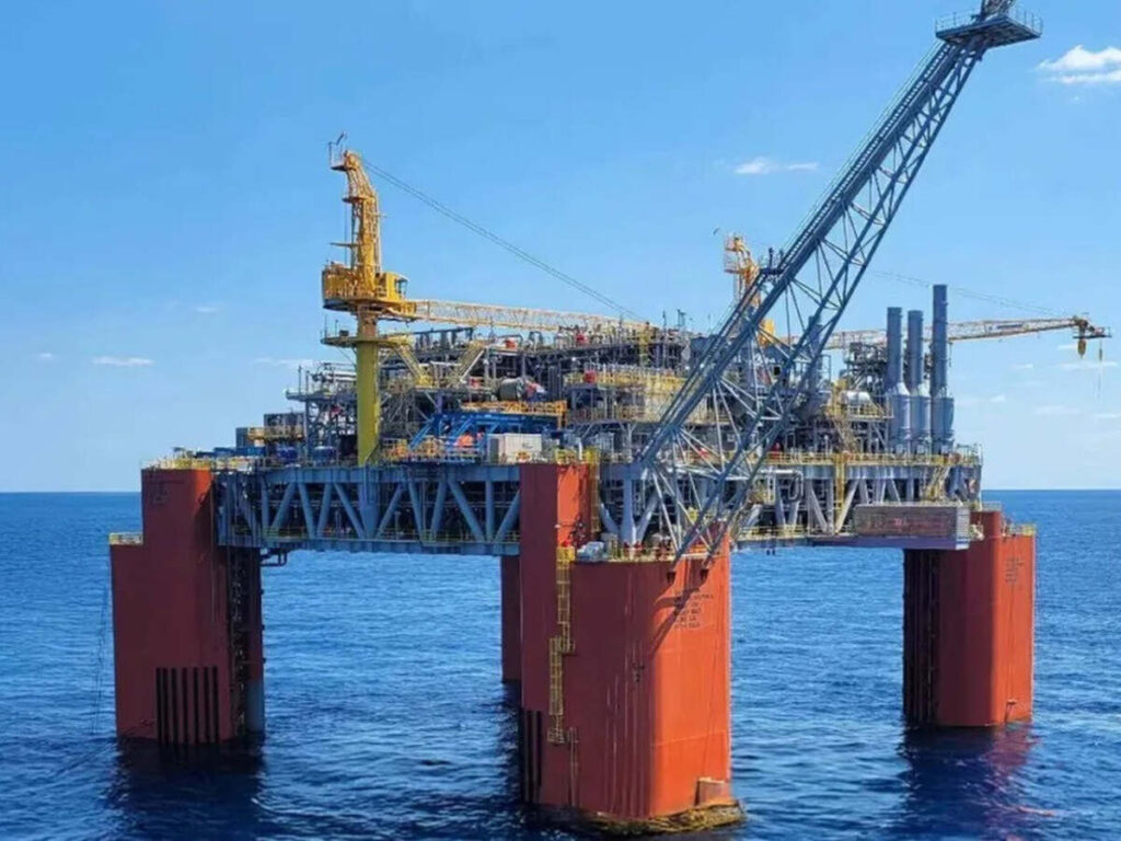 El Gobierno denunció a cinco empresas por extraer petróleo en Malvinas - Revista Salvador