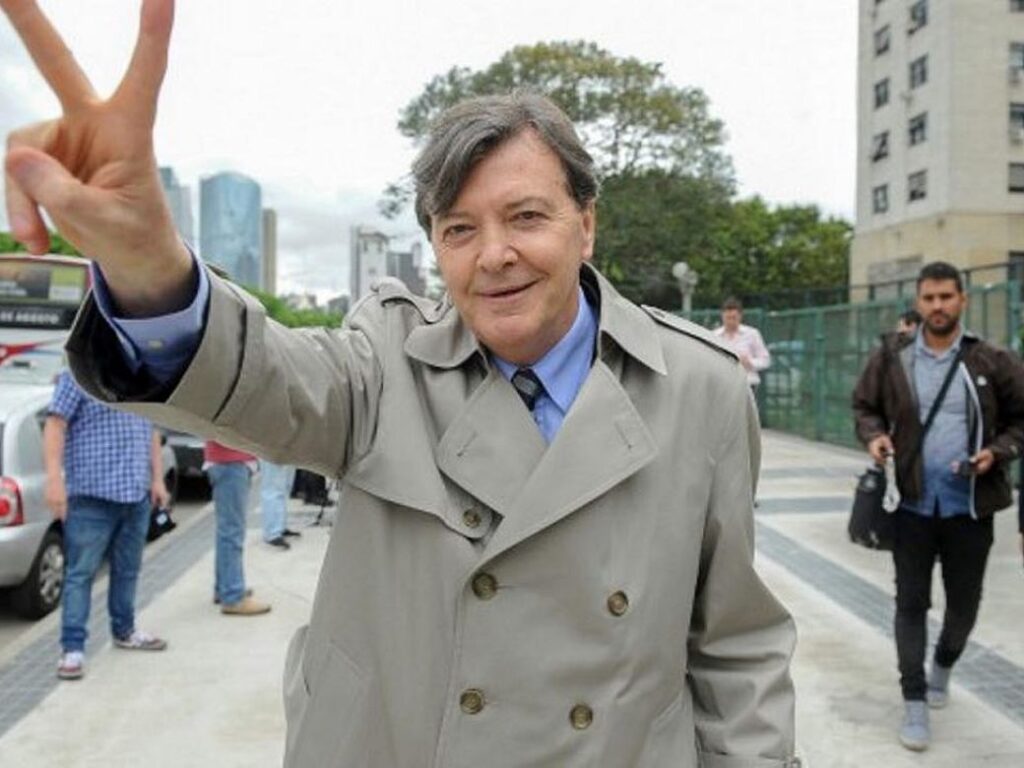 Vuelve al banquillo el militar preferido del kirchnerismo acusado de desaparición forzada de persona 1 - Revista Salvador Vuelve al banquillo el militar preferido del kirchnerismo acusado de desaparición forzada de persona - Revista Salvador