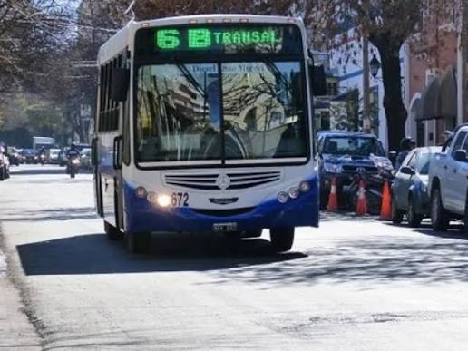 SAETA amenaza nuevamente en suspender el servicio de transporte 1 - Revista Salvador SAETA amenaza nuevamente en suspender el servicio de transporte - Revista Salvador