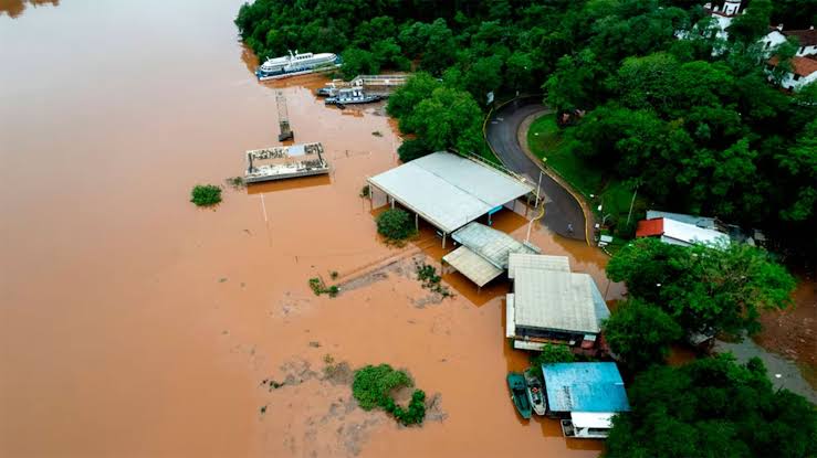 Evacuaron a 19 personas en Misiones por la crecida de ríos 1 - Revista Salvador Evacuaron a 19 personas en Misiones por la crecida de ríos - Revista Salvador