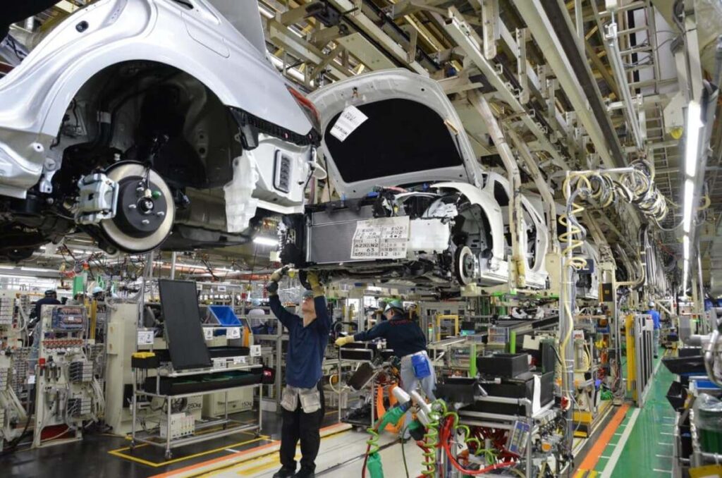 Toyota pone en marcha la mayor inversión de su historia en el país - Revista Salvador