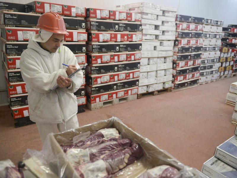 Frigorifico Eco Carnes


Ing Diego Calvari Jefe de asesoramiento de la calidad 
4714 9289
diego.calvari@ecocarnes.com